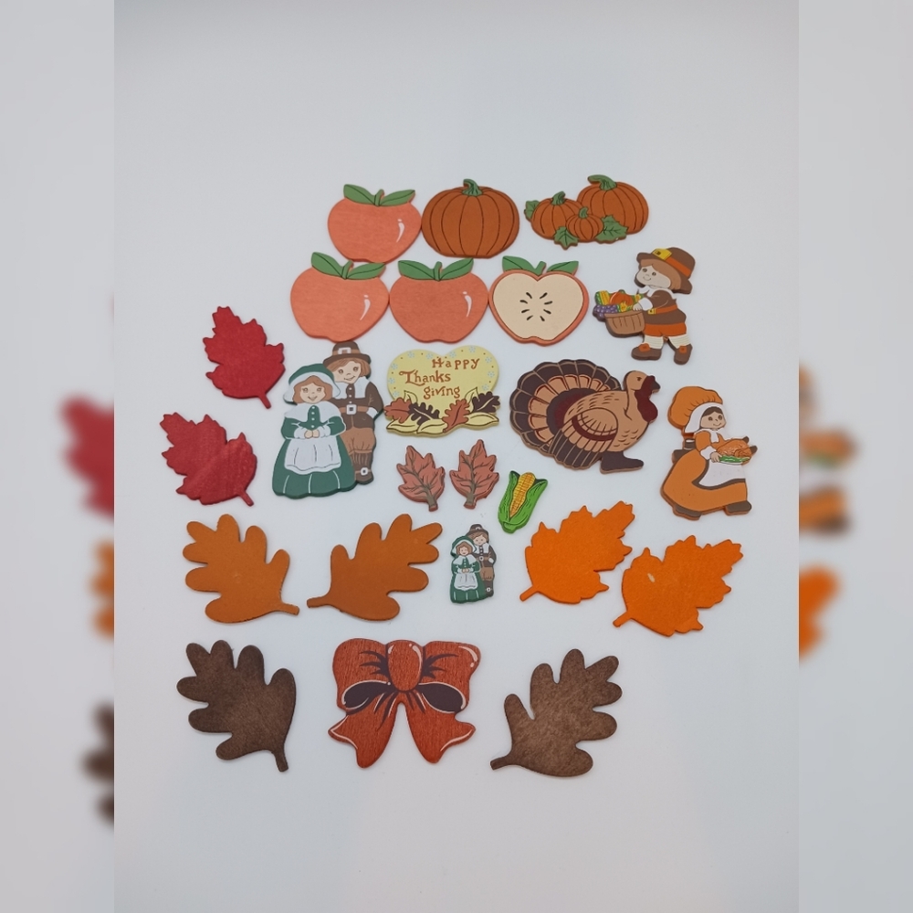 Lot of 24 mini wooden Thanksgiving decorations